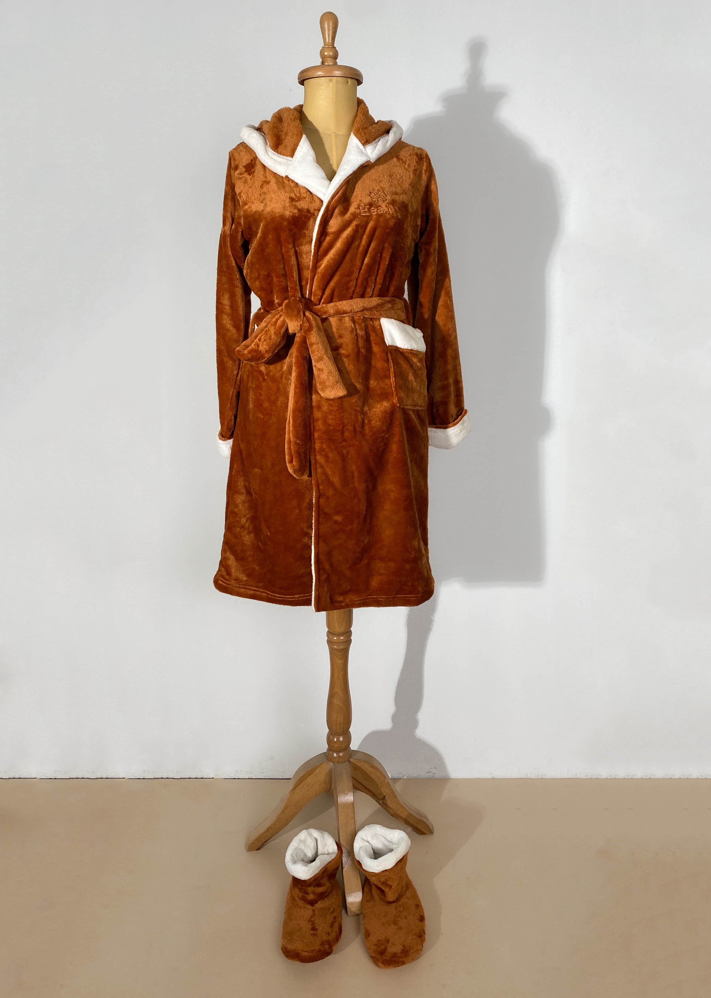 Hearts Vellur Short Robe