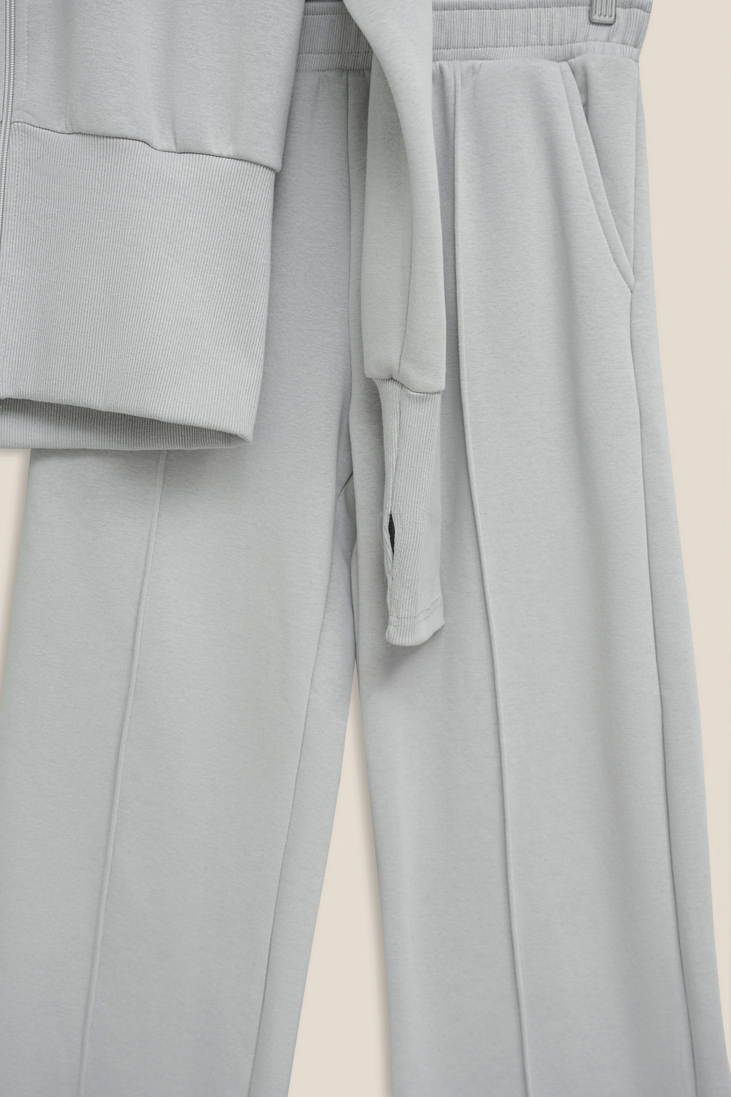 بدلة رياضية أساسية من بيثاني