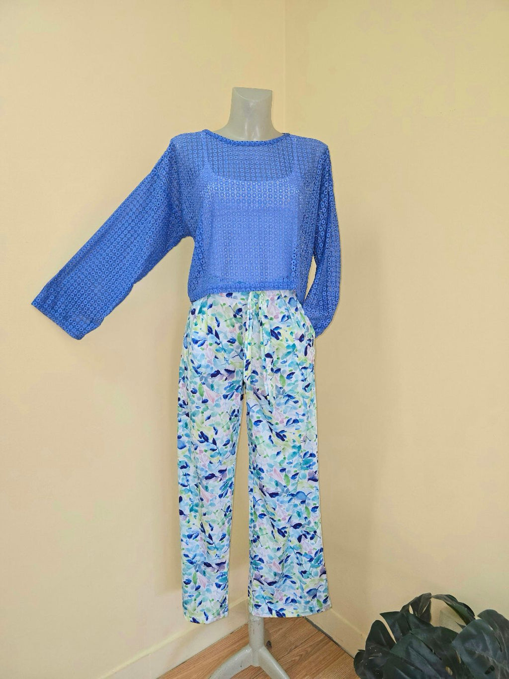 Kai Women Sheer Long Sleeves Lounge Top