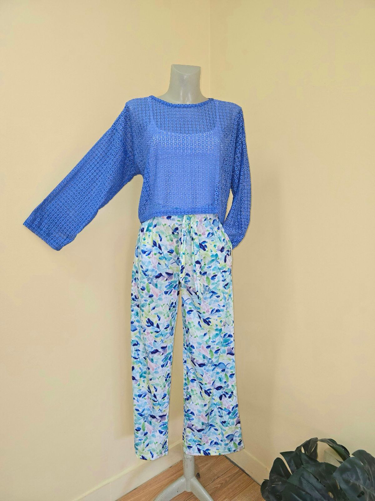 Kai Women Sheer Long Sleeves Lounge Top